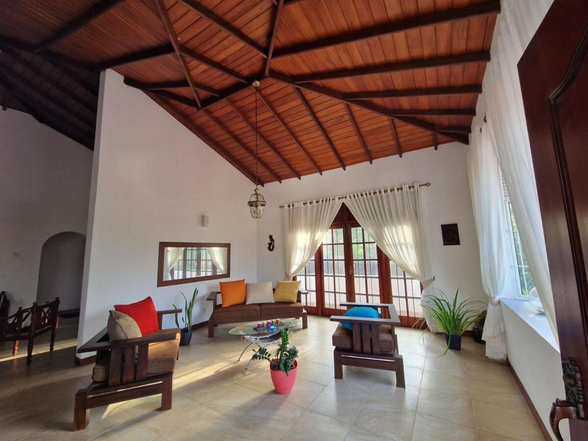 Jal,Min Homestay Kandy Esterno foto